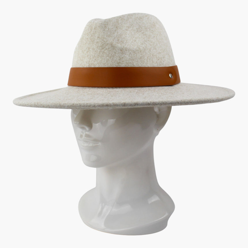 Plain-Strap Felt Fedora hat, at a three-quarter angle showing the single silver-tone snap stud near the back of the strap